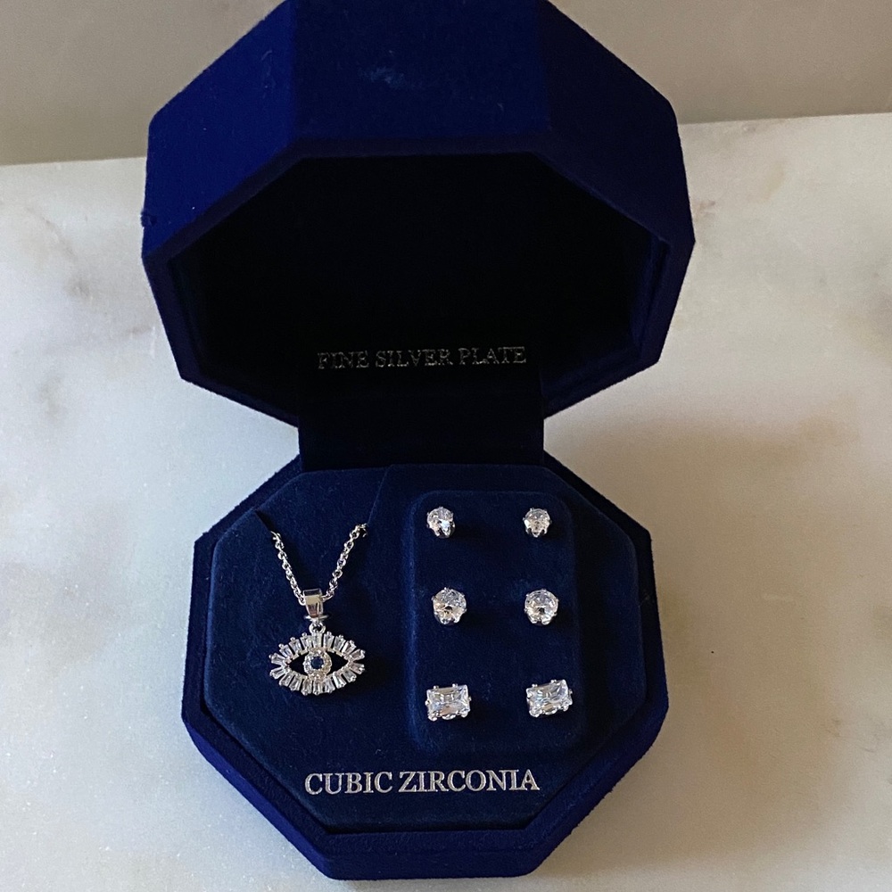NWT Elegant Cubic Zirconia Eye Necklace and Earring Set